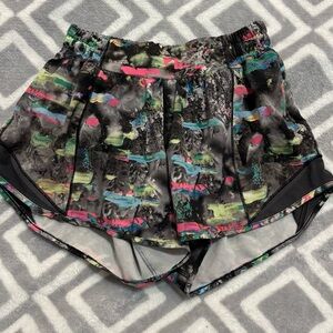 Lululemon Hotty hot LR 4” shorts size 4